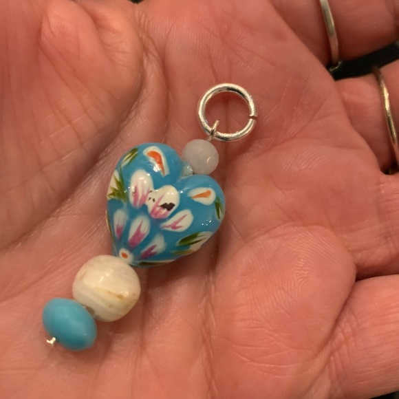 Hand crafted pendant. Heart lampwork glass bead w/ white banded agate & crystals - Picture 1 of 1
